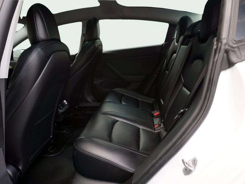 Used 2019 Tesla Model 3 Standard Range RWD image 17