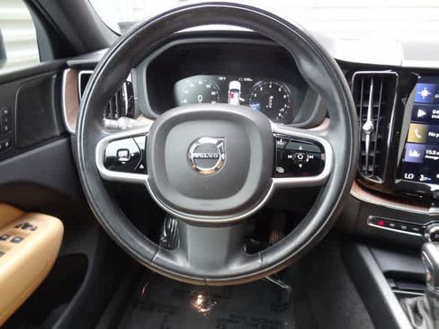 Used 2019 Volvo XC60 T6 Inscription w/ Protection Package AWD/4WD image 17