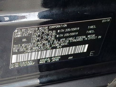 Used 2019 Toyota RAV4 Limited image 27