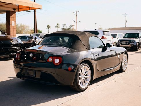 Used 2005 BMW Z4 2.5i image 4