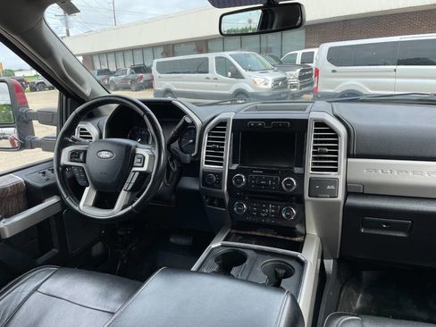 Used 2017 Ford F350 Lariat w/ Snow Plow Prep Package image 31