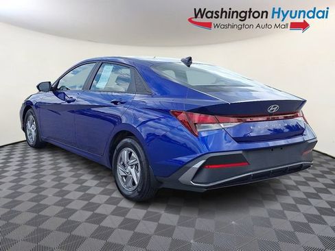 Certified 2024 Hyundai Elantra SE FWD image 4