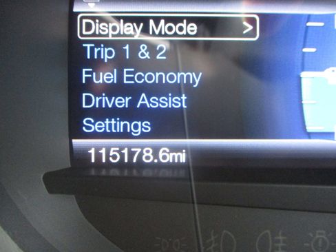Used 2017 Ford Edge Titanium w/ Cold Weather Package FWD image 18