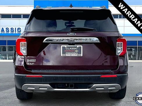 Used 2022 Ford Explorer XLT w/ Equipment Group 202A image 6