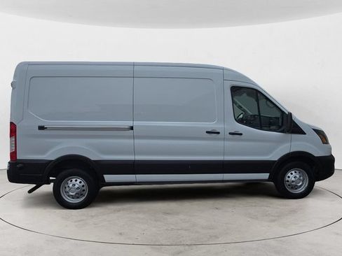 Used 2025 Ford Transit 250 148 Medium Roof Extended AWD w/ Load Area Protection Package image 4