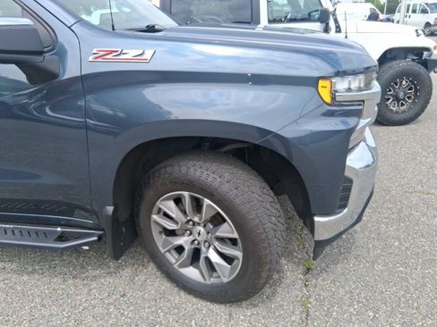 Used 2021 Chevrolet Silverado 1500 LT AWD/4WD image 3
