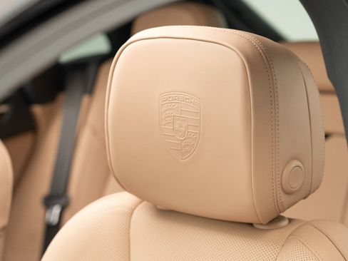 Certified 2026 Porsche Macan AWD/4WD image 17
