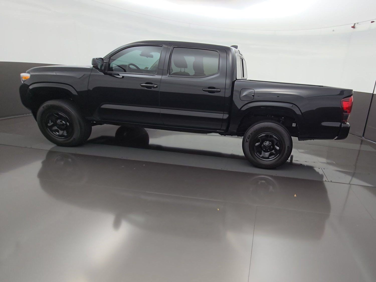 Certified 2023 Toyota Tacoma SR AWD/4WD image 6