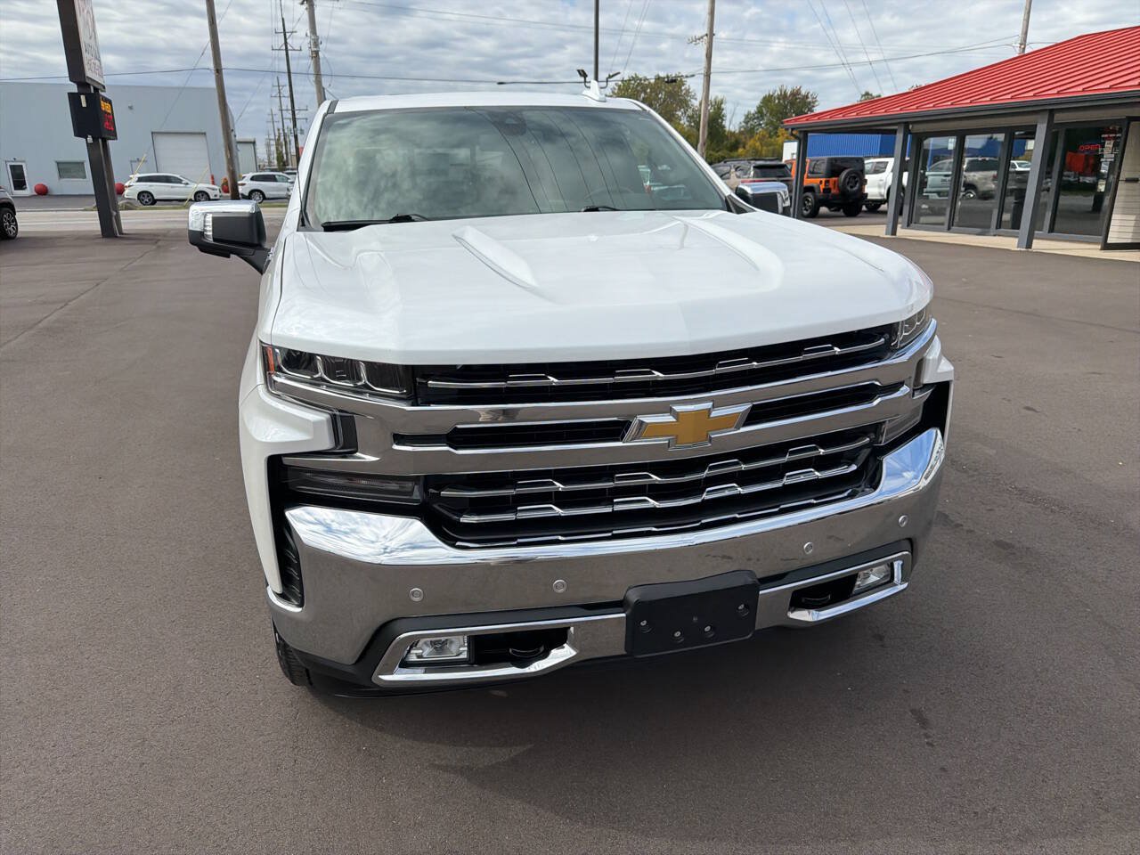 Used 2019 Chevrolet Silverado 1500 LTZ AWD/4WD image 3