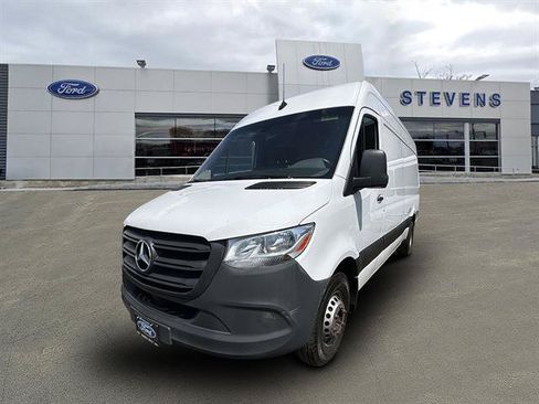 Used 2021 Mercedes-Benz Sprinter 3500 image 2