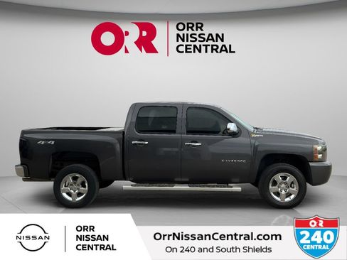 Used 2011 Chevrolet Silverado 1500 4x4 Crew Cab Hybrid image 4