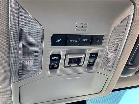 Used 2025 Toyota RAV4 XLE Premium image 34