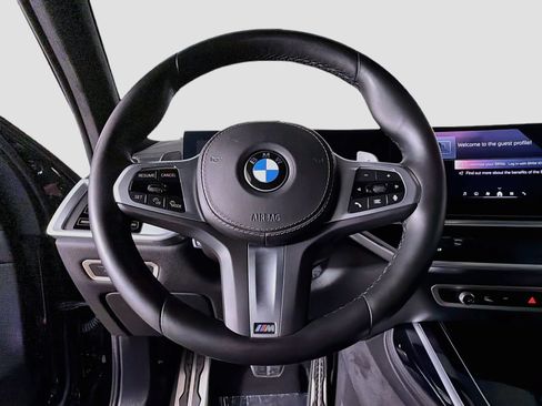 Used 2024 BMW X7 xDrive40i w/ M Sport Package AWD/4WD image 11