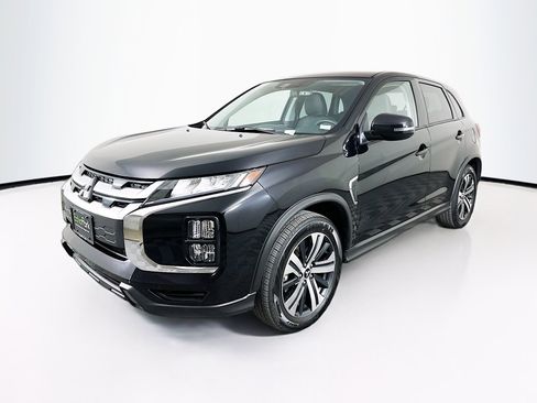 Used 2025 Mitsubishi Outlander Sport SE image 3