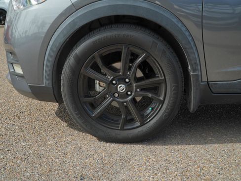 Used 2020 Nissan Kicks SR FWD image 9
