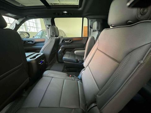 Certified 2025 GMC Yukon XL Denali image 10