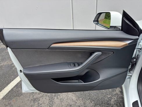 Used 2023 Tesla Model 3 Standard Range RWD image 40