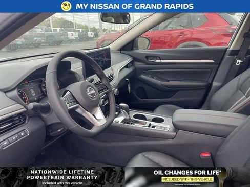 New 2026 Nissan Altima 2.5 SR AWD/4WD image 12