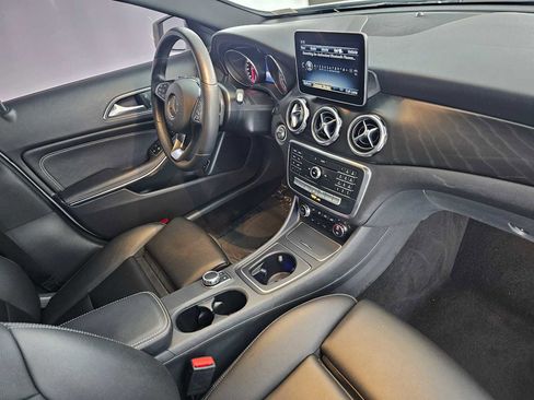 Used 2019 Mercedes-Benz GLA 250 image 11