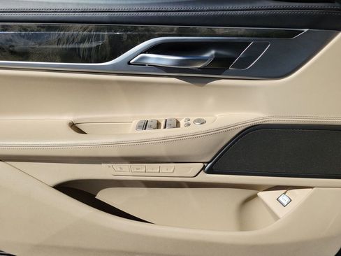 Used 2019 BMW 740i xDrive 740i xDrive Executive w/ Executive Package image 14