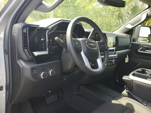 New 2026 GMC Sierra 2500 SLE w/ SLE Value Package; AWD/4WD image 17