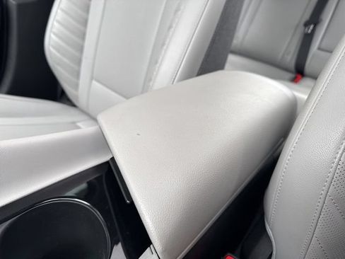 Used 2024 Hyundai Elantra Limited FWD image 18
