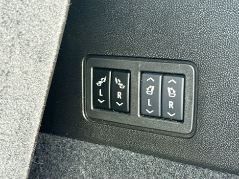 Used 2024 Cadillac XT6 Premium Luxury FWD image 13