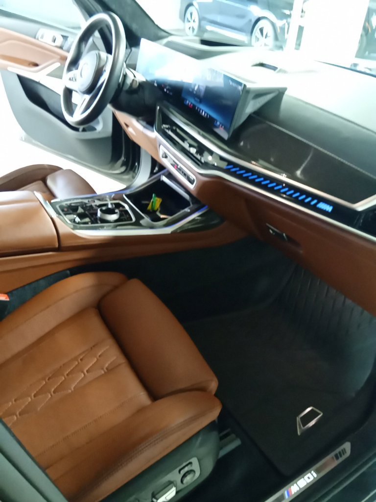 Used 2026 BMW X7 M60i AWD/4WD image 13