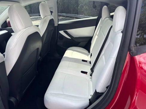 Used 2022 Tesla Model Y Long Range AWD/4WD image 7