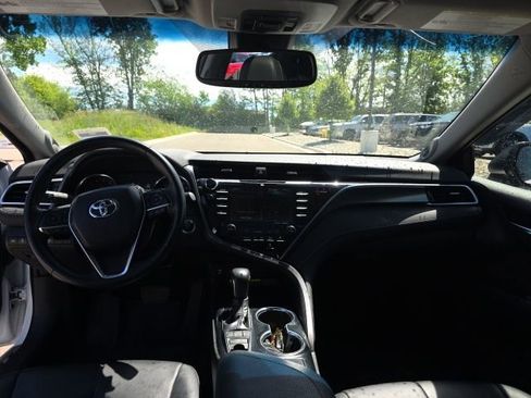Used 2018 Toyota Camry XSE FWD image 10