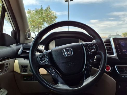 Used 2018 Honda Pilot Touring image 22