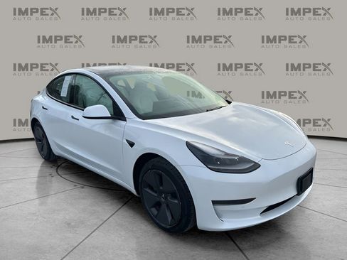 Used 2021 Tesla Model 3 Standard Range Plus image 7