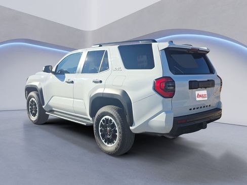 Used 2025 Toyota 4Runner 4WD image 3