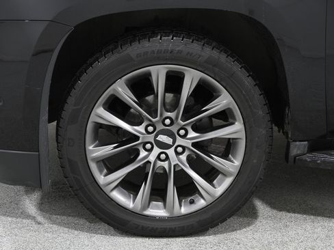 Used 2019 Cadillac Escalade ESV Luxury w/ Escalade Sport Edition image 25