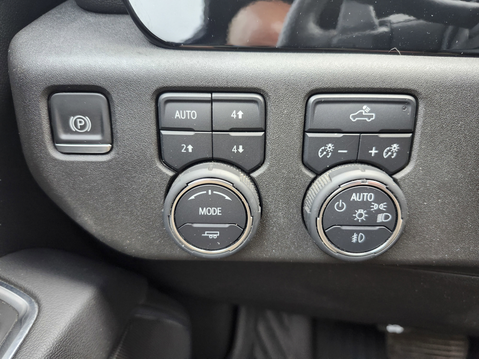 Used 2023 Chevrolet Silverado 1500 RST w/ Z71 Off-Road Package AWD/4WD image 16