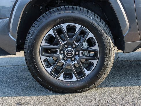 Used 2024 Toyota Tundra Limited image 9