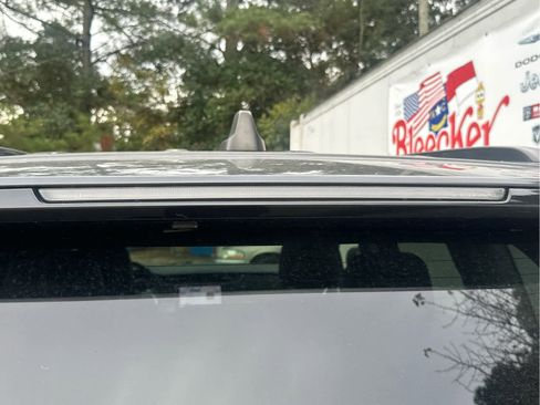 Used 2023 Jeep Grand Cherokee Limited image 18