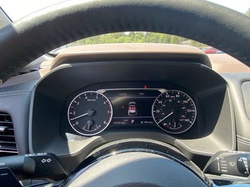 Certified 2023 Nissan Rogue SL w/ SL Premium Package image 9