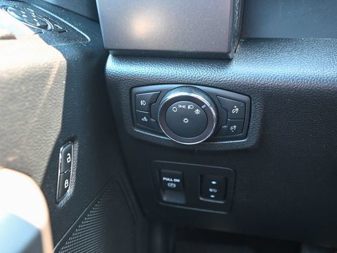 Used 2018 Ford F150 XLT w/ Equipment Group 302A Luxury AWD/4WD image 40