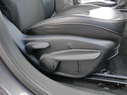 Used 2019 Jeep Compass Latitude FWD image 13