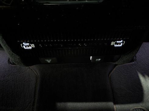 Used 2023 Jeep Grand Wagoneer Series III image 39