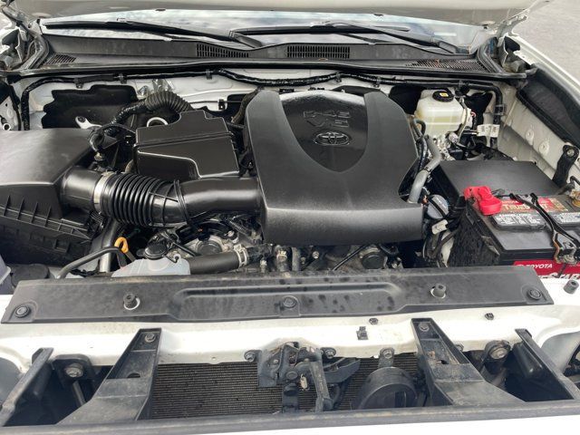 Certified 2021 Toyota Tacoma TRD Off-Road w/ Technology Package AWD/4WD image 21