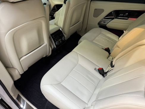 Used 2024 Land Rover Range Rover Long Wheelbase SE image 43