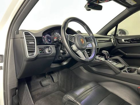 Used 2019 Porsche Cayenne AWD/4WD image 4