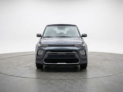 Used 2025 Kia Soul LX w/ LX Technology Package image 2