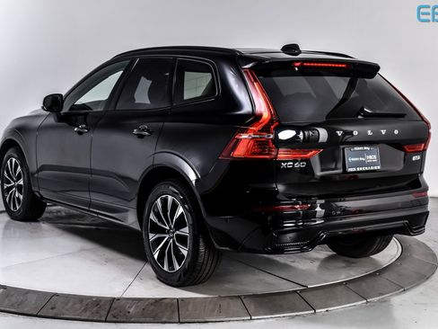 Used 2025 Volvo XC60 B5 Plus image 4