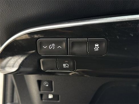 Used 2022 Toyota Prius Prime XLE image 25