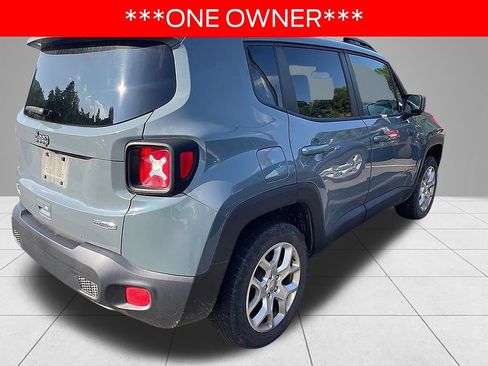 Used 2018 Jeep Renegade Latitude w/ Cold Weather Group AWD/4WD image 4