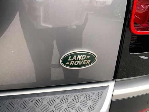 Certified 2023 Land Rover Defender 110 SE AWD/4WD image 31