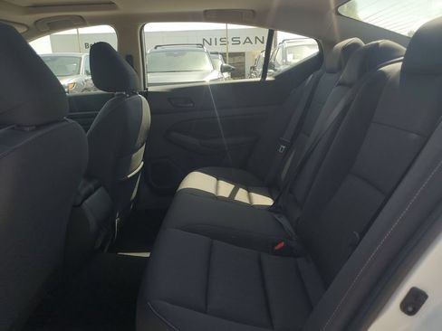 Used 2025 Nissan Altima 2.5 SV w/ SV Premium Package FWD image 15